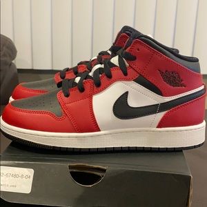 Air Jordan 1 mid Chicago-Brand new